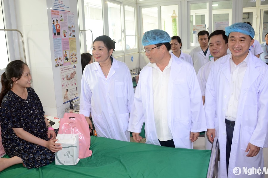 Đoàn công tác Trung ương kiểm tra công tác chăm sóc sức khoẻ trẻ em tại Nghệ An