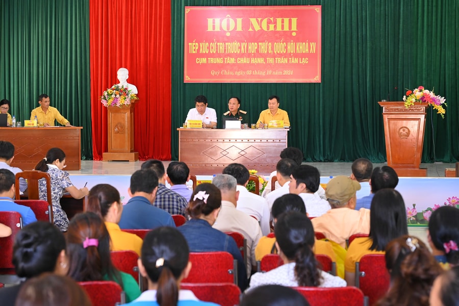 Đại biểu Quốc hội tiếp xúc cử tri huyện Quỳ Châu