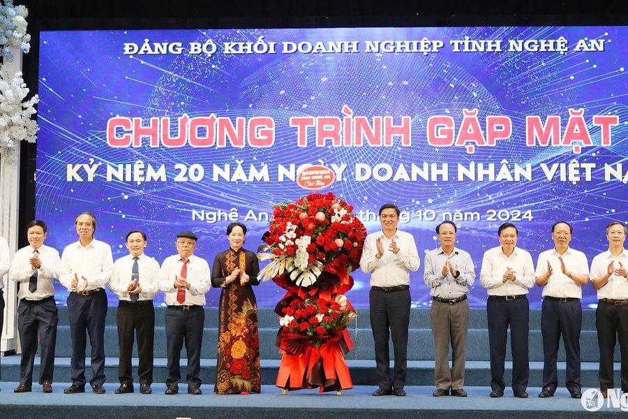 Đảng ủy Khối Doanh nghiệp gặp mặt và tôn vinh doanh nghiệp, doanh nhân tiêu biểu