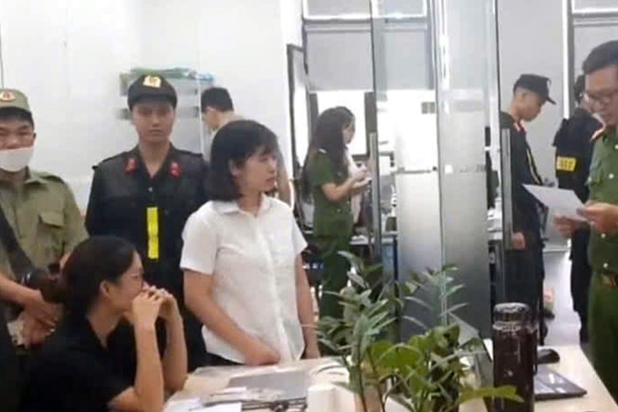 Bắt giám đốc, khám xét khẩn cấp công ty dược quy mô lớn