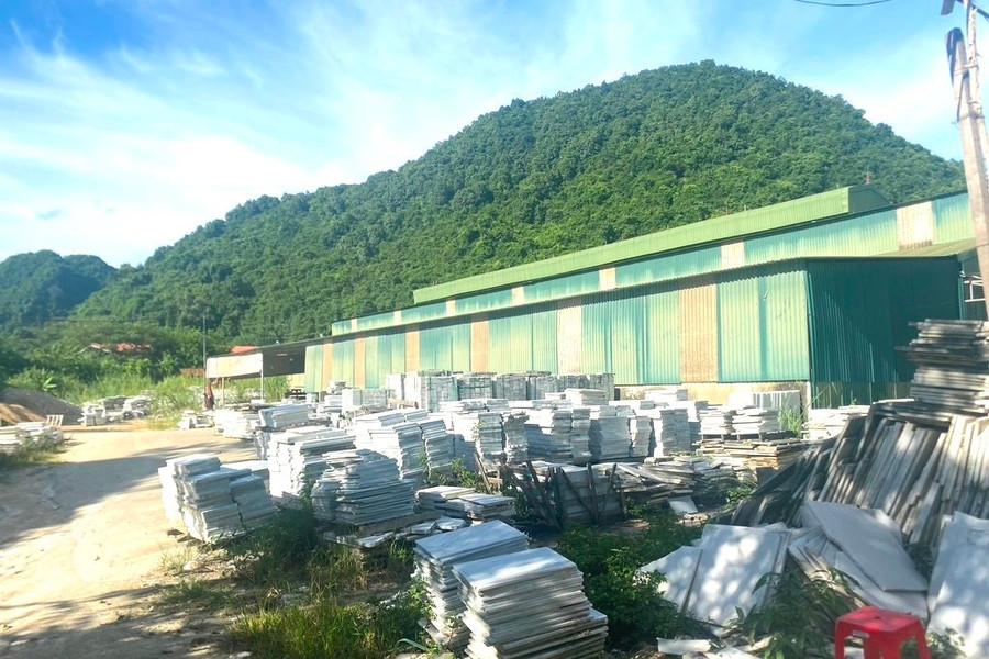 Đá ốp lát, bột đá khó tiêu thụ, nhiều cơ sở ở Quỳ Hợp hoạt động cầm chừng