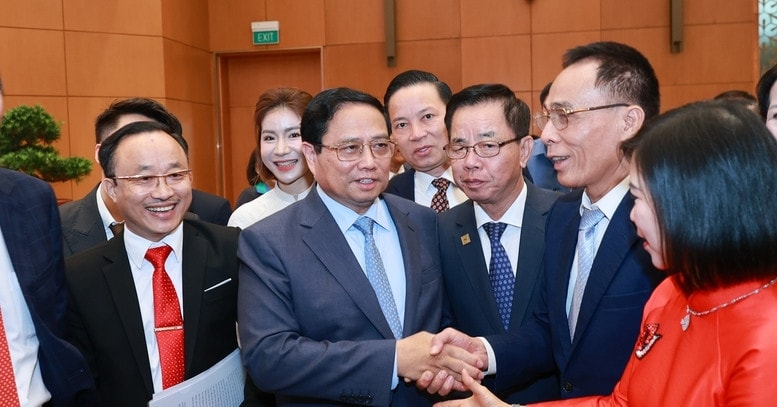 Thủ tướng yêu cầu cắt giảm giấy phép con, giảm chi phí cho doanh nghiệp