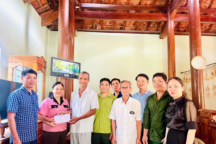 Cụ ông 60 tuổi cứu 3 học sinh đuối nước