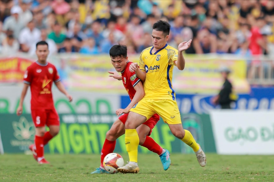 Những tài năng 'nhanh nở chóng tàn' của lò đào tạo Sông Lam Nghệ An