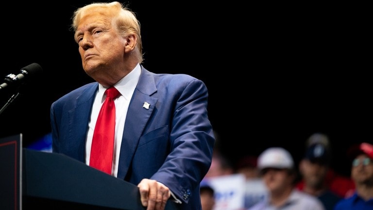 Ông Biden ra lệnh bảo vệ ông Trump như ‘tổng thống đương nhiệm’