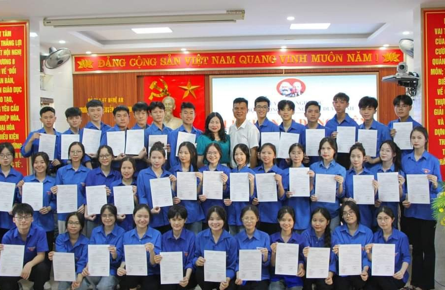 Huyện Nghi Lộc đẩy mạnh công tác phát triển Đảng