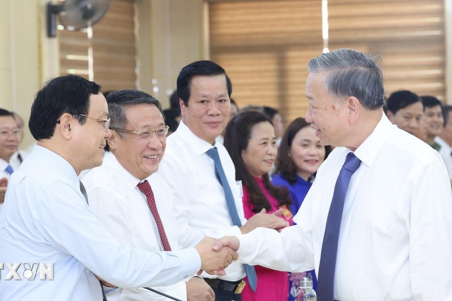 Tổng Bí thư, Chủ tịch nước làm việc với Ban Thường vụ Tỉnh ủy Quảng Trị