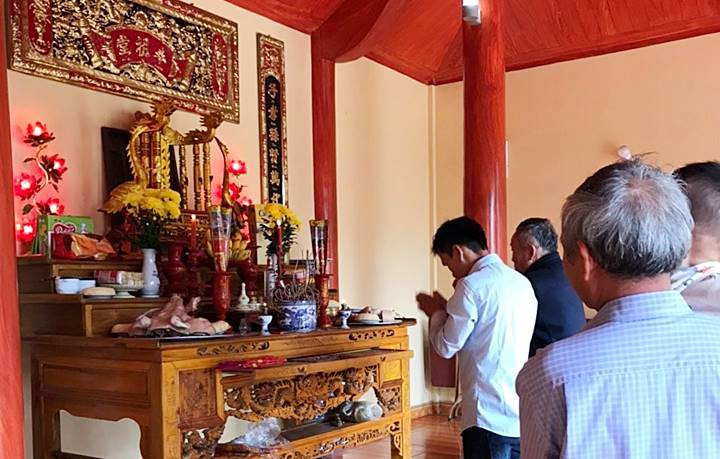 Văn khấn rằm tháng 11 cúng gia tiên và thần linh