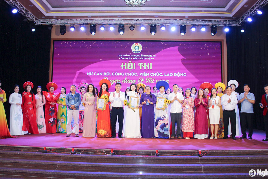 Thí sinh Trần Hà Trang đạt giải Hoa khôi Hội thi 'Nữ cán bộ, công chức, viên chức duyên dáng và tài năng' năm 2024