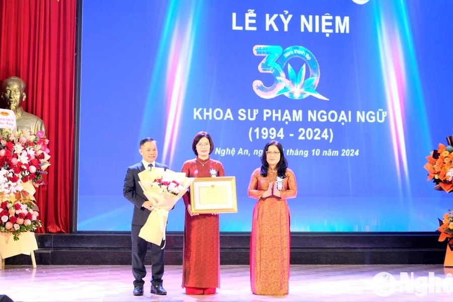 Trường Đại học Vinh kỷ niệm 30 năm thành lập Khoa Sư phạm Ngoại ngữ