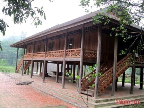 Nhà cụ Vi Văn Khang – nơi thành lập Chi bộ Đảng đầu tiên ở miền Tây xứ Nghệ