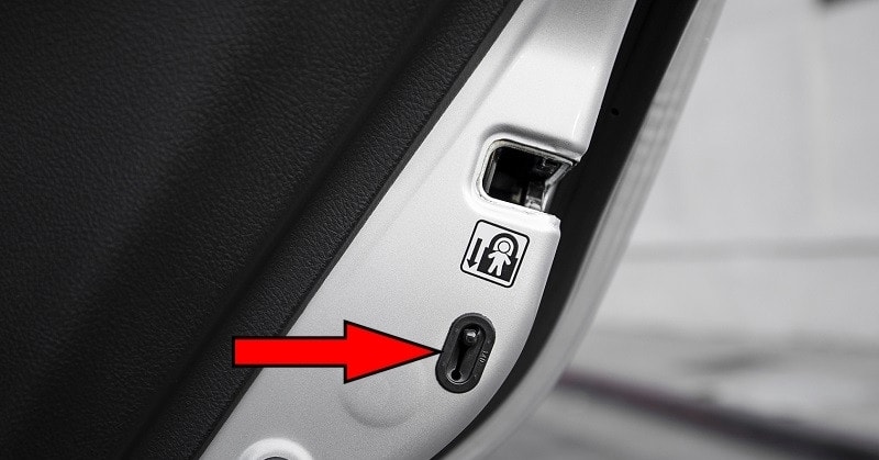 Những chi tiết trên ô tô ít người để ý nhưng có công dụng quan trọng không ngờ