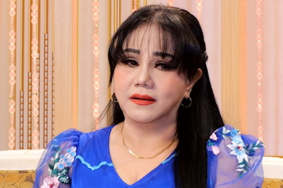 'Nữ hoàng rock' Ngọc Ánh nghẹn ngào nhớ thời hoàng kim với băng cassette