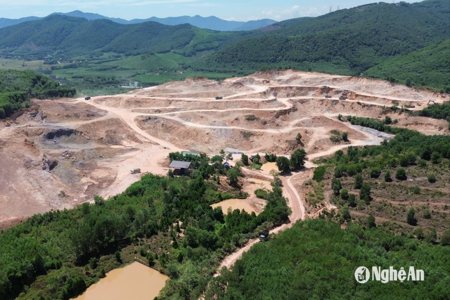 Đơn vị khai thác đất vượt mốc giới ở Diễn Châu bị xử phạt hơn 200 triệu đồng