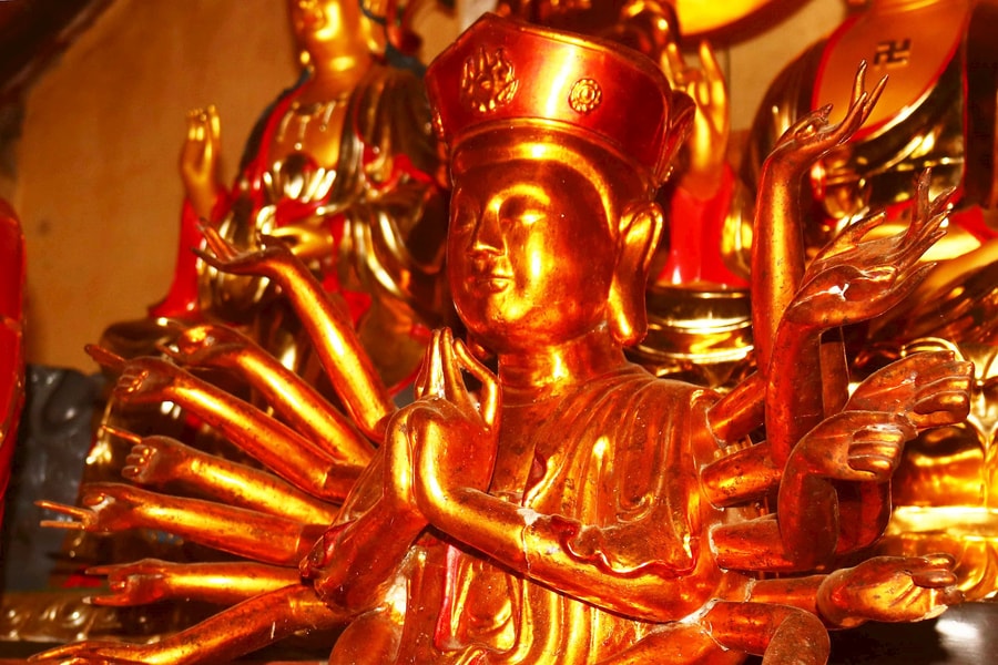 Vẻ đẹp cổ kính của chùa Vông hàng trăm năm tuổi