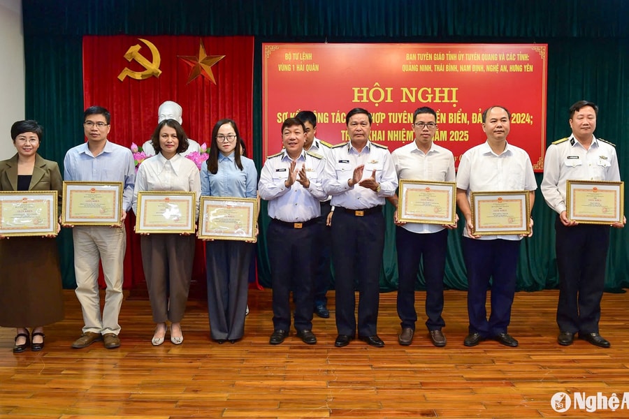 Báo Nghệ An được tuyên dương trong công tác tuyên truyền biển, đảo