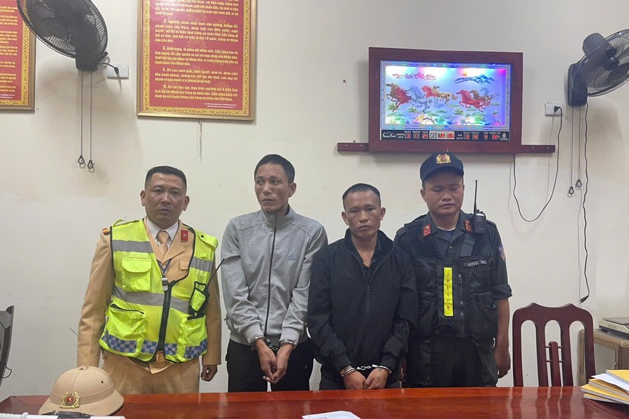 Trạm Cảnh sát giao thông Diễn Châu bắt 2 đối tượng vận chuyển trái phép chất ma túy