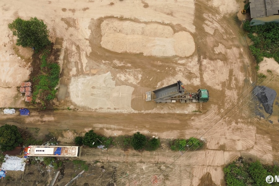 Biến sân phơi thành bãi tập kết cát tại TX.Thái Hòa