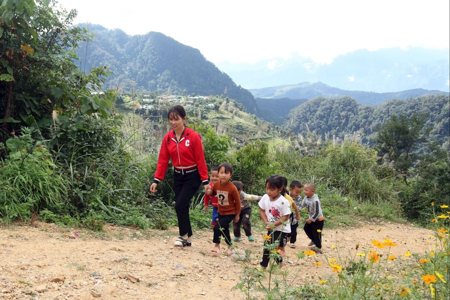 Những người gieo chữ trên đỉnh sương mây