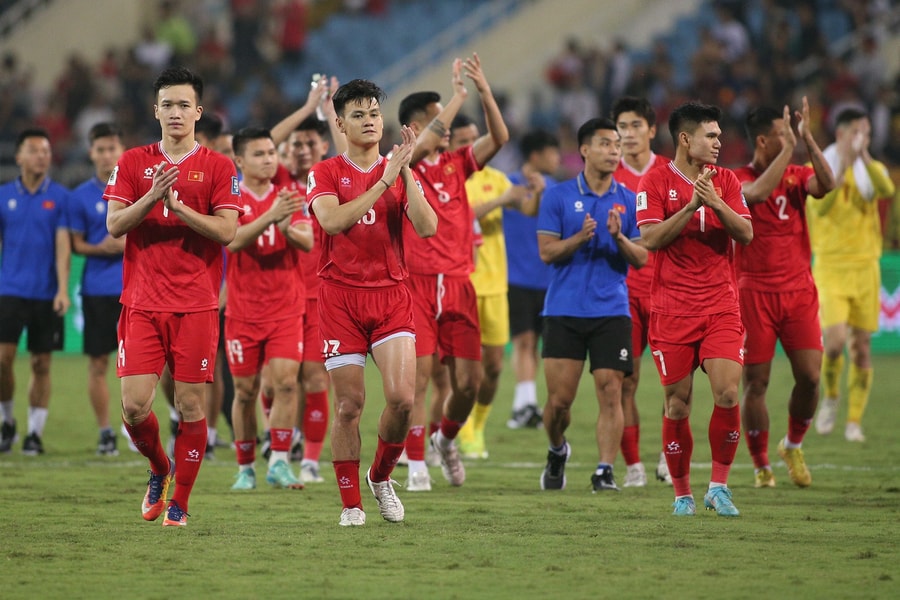 Tuyển Việt Nam 'chiêu mộ' danh thủ Hàn Quốc; Báo động đỏ cho Hojlund, Zirkzee