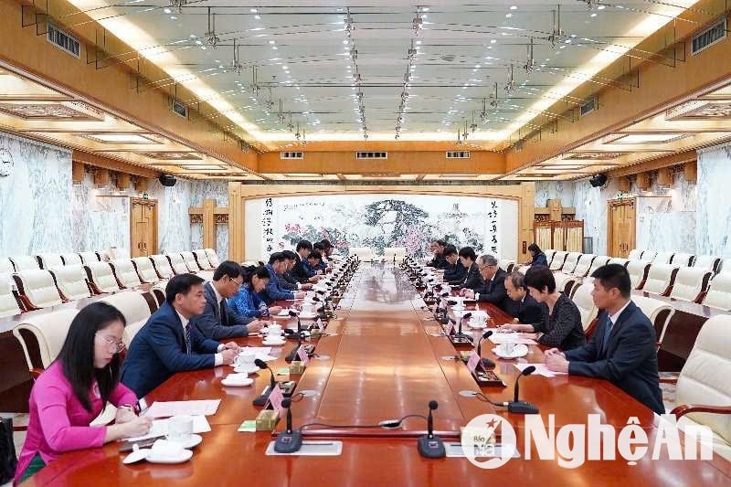 Đoàn công tác Hội đồng nhân dân tỉnh Nghệ An thăm, làm việc tại Trung Quốc