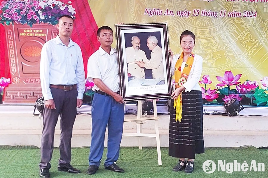 Chủ tịch Ủy ban MTTQ tỉnh dự Ngày hội Đại đoàn kết tại Nghĩa Đàn