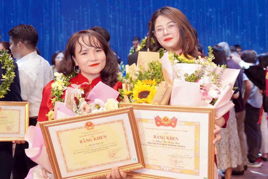 Chuyện về 2 giáo viên Nghệ An được tuyên dương nhà giáo trẻ tiêu biểu toàn quốc