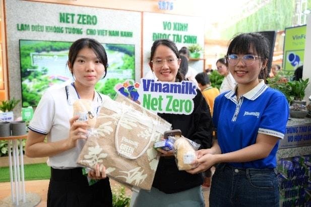 Vinamilk lan toả thông điệp về phát triển bền vững đến người tiêu dùng qua từng vỏ hộp sữa
