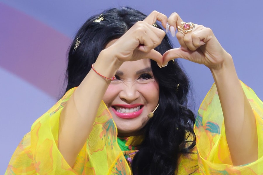 NSND Thanh Lam nói về chuyện khoe vũ đạo, đu người mạo hiểm ở show âm nhạc