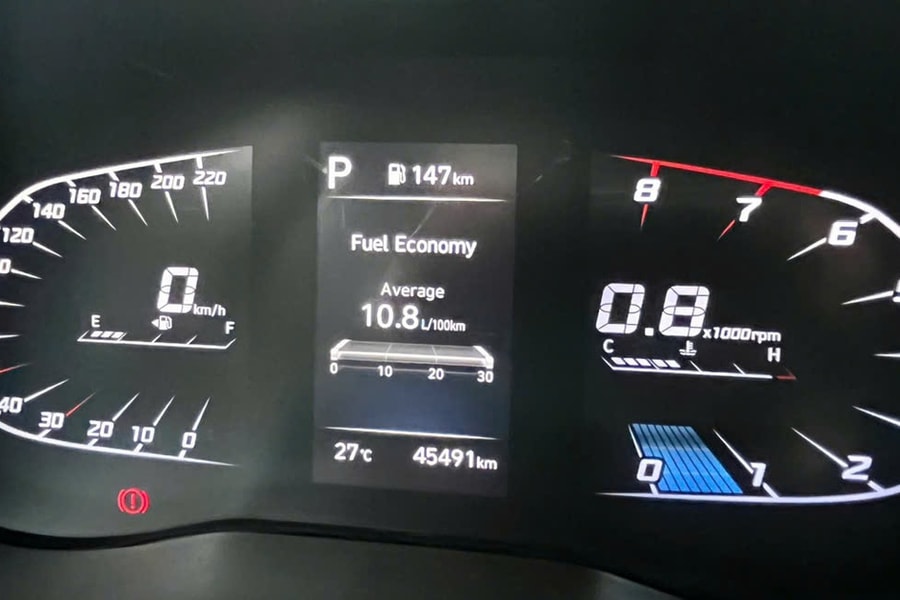 Mức tiêu thụ nhiên liệu hiển thị trên màn hình ô tô có thật sự chính xác?