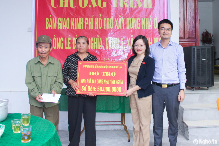 Đoàn đại biểu Quốc hội tỉnh Nghệ An hỗ trợ làm nhà ở cho hộ nghèo