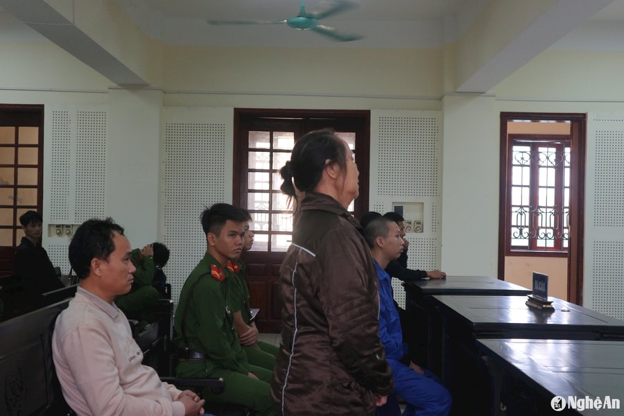 Nỗi đau của 2 người phụ nữ tại phiên tòa xử vụ án giết người