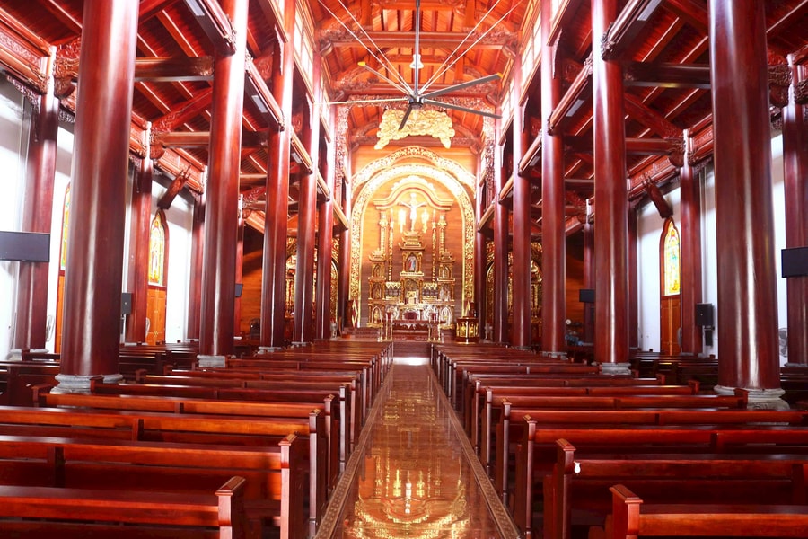 Chiêm ngưỡng giáo đường độc đáo bậc nhất Nghệ An