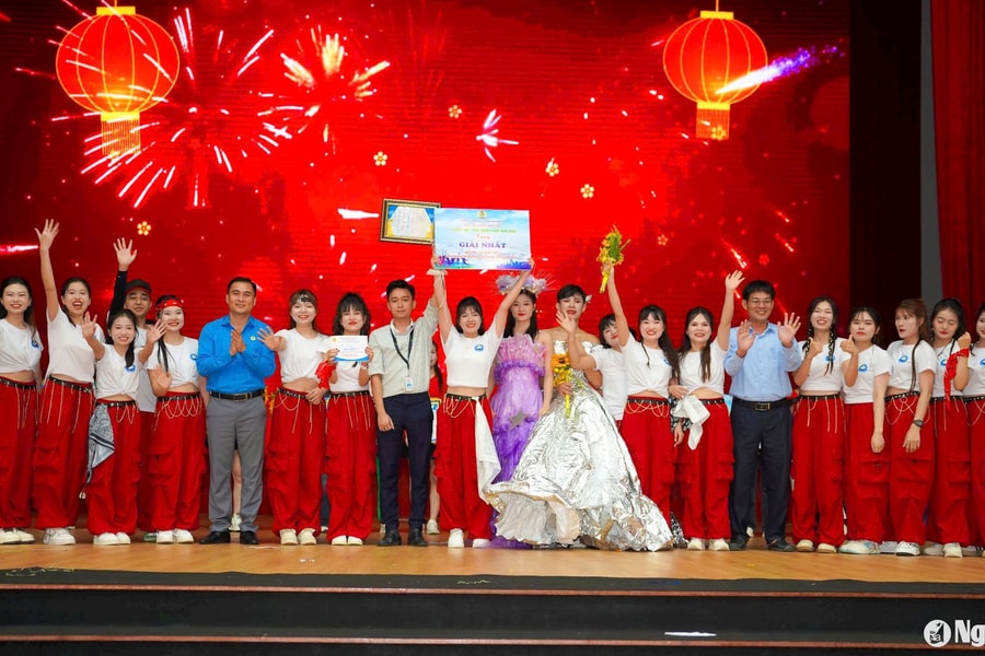 Hơn 1.000 công nhân, lao động Nghệ An tham gia Hội thi 'Vũ điệu trẻ - Thời trang xanh'