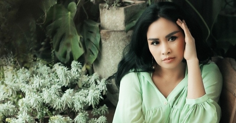 Diva Thanh Lam đẹp buồn ở tuổi 55