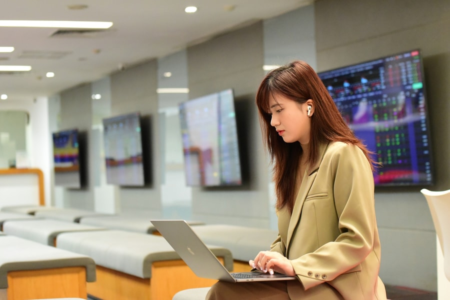 Cổ phiếu cần quan tâm ngày 22/4: Ưu tiên ACB, HPG, HDG, MBB và VCI