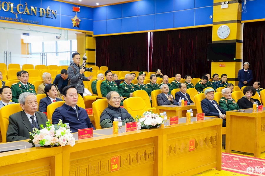 Gặp mặt các tướng lĩnh, anh hùng quê hương Nghệ An tại Hà Nội