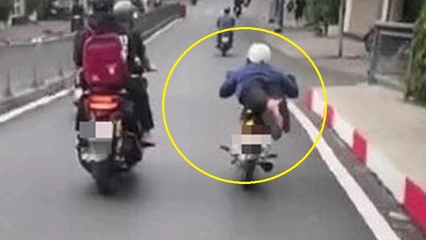 'Yêng hùng' bị xử phạt vì thích nằm dài trên xe biểu diễn