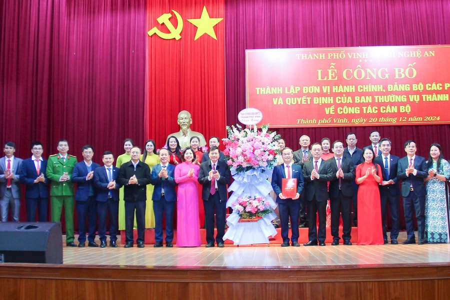 Thành phố Vinh công bố thành lập 6 đơn vị hành chính và tổ chức Đảng ở các phường mới