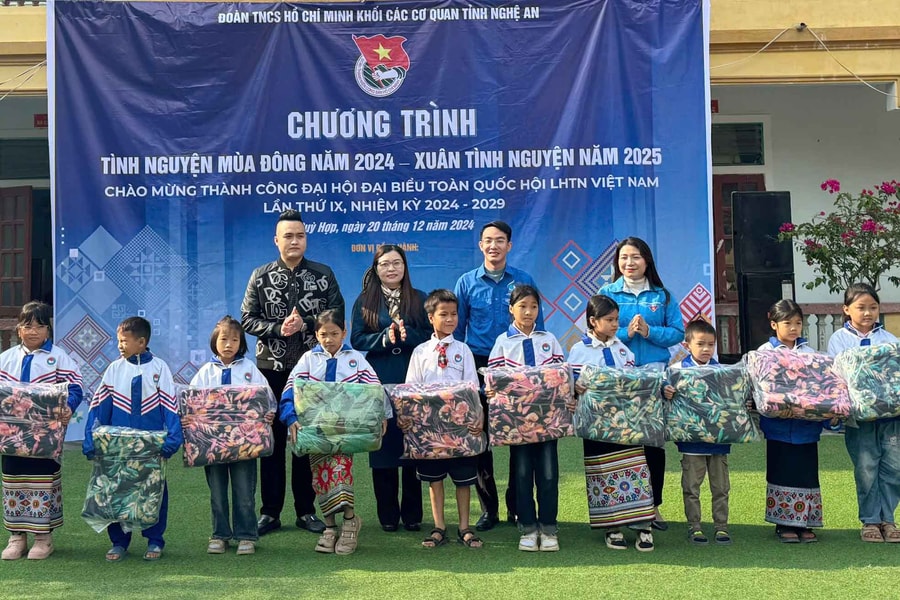 Tuổi trẻ Khối Các cơ quan tỉnh Nghệ An ra quân 'Tình nguyện mùa đông 2024 - Xuân tình nguyện 2025'