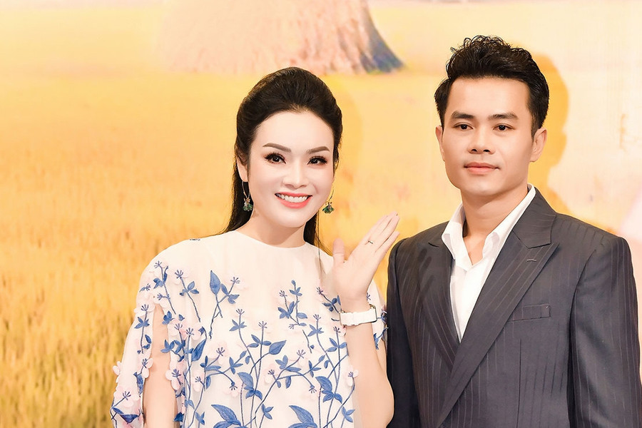 Nam ca sĩ được NSƯT Tân Nhàn 'cho mượn nhà để ở và ôn thi' là ai?
