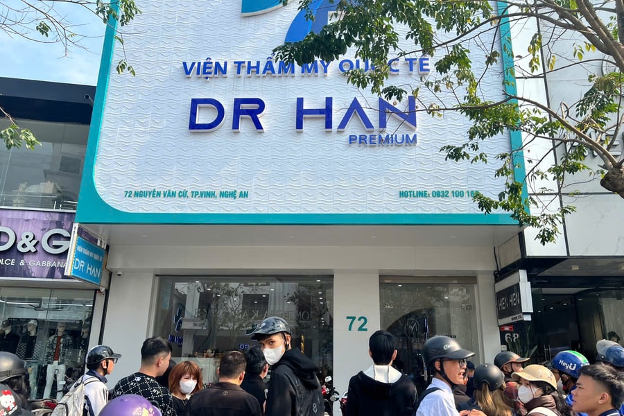 Viện thẩm mỹ ở Nghệ An bị đình chỉ nhưng vẫn công khai hoạt động