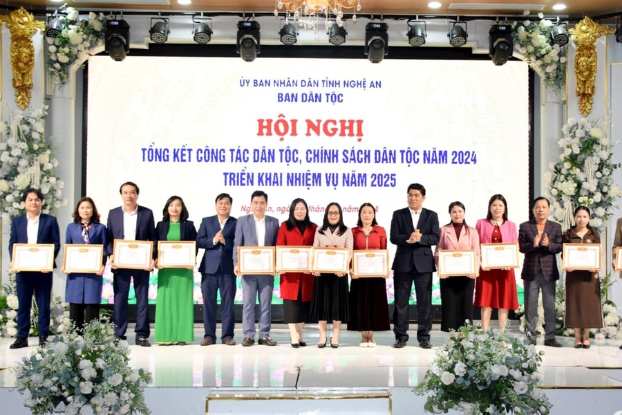 Ban Dân tộc tỉnh chủ động rà soát chức năng, nhiệm vụ, sắp xếp tổ chức bộ máy để ổn định trong thời gian sớm nhất