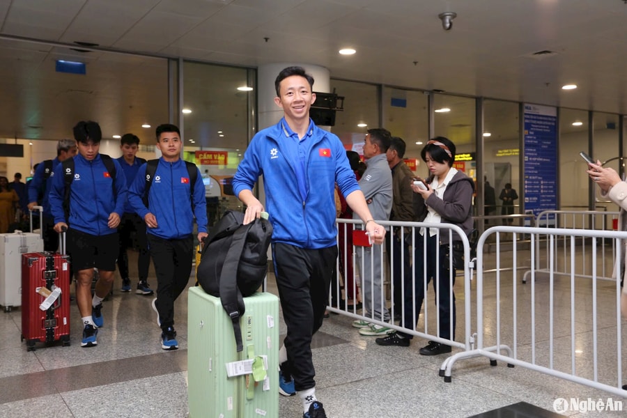 Tuyển Việt Nam về nước chuẩn bị cho trận lượt về ASEAN Cup 2024