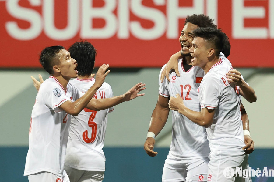 Nhìn lại chiến thắng ấn tượng của tuyển Việt Nam ở trận bán kết lượt đi ASEAN Cup