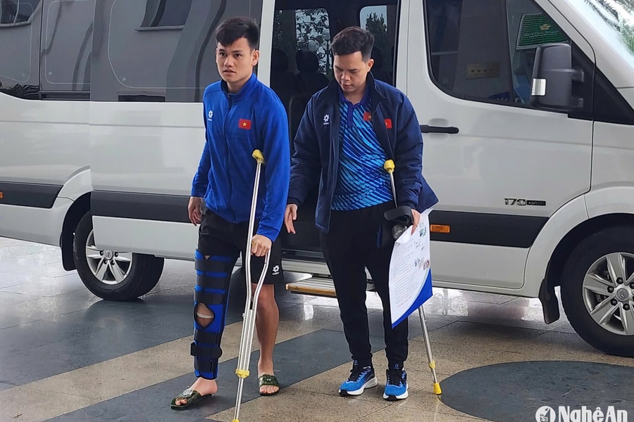 Hậu về Hồ Tấn Tài phẫu thuật thành công, có thể trở lại sân cỏ sớm hơn dự kiến