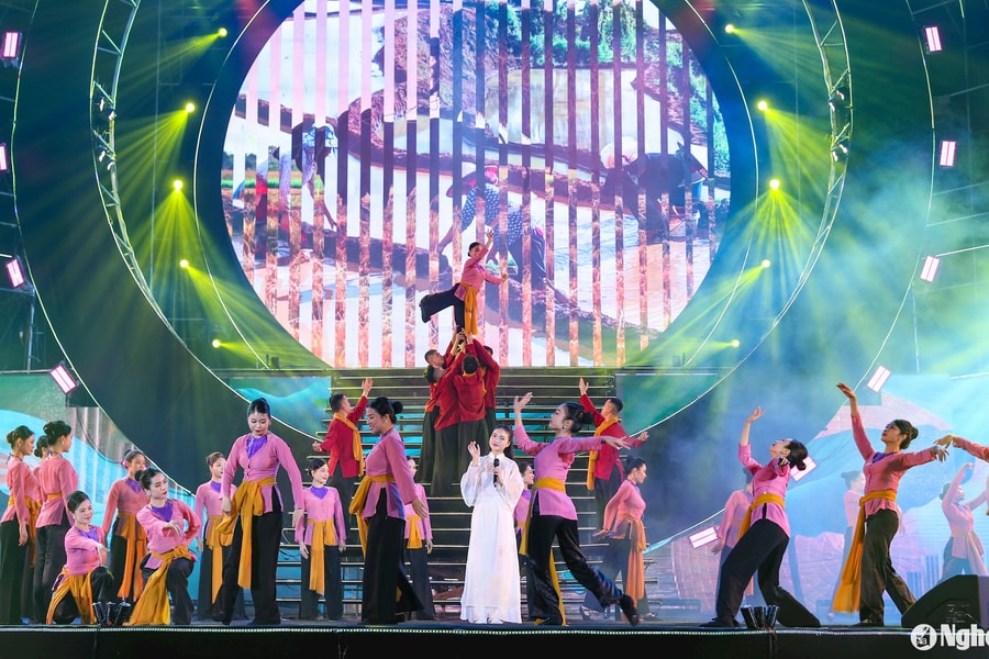 Chương trình nghệ thuật “Nghệ An trong trái tim Tổ quốc” và “Hào khí Sông Lam” chào năm mới 2025