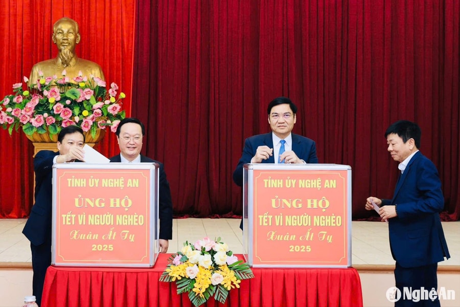 Cán bộ chủ chốt cấp tỉnh Nghệ An ủng hộ Tết Vì người nghèo Xuân Ất Tỵ 2025