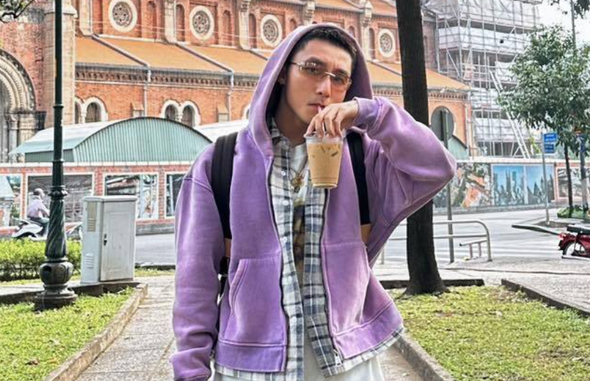 Giữ lời hứa với fan, Sơn Tùng M-TP đi uống cà phê bệt ở nhà thờ Đức Bà