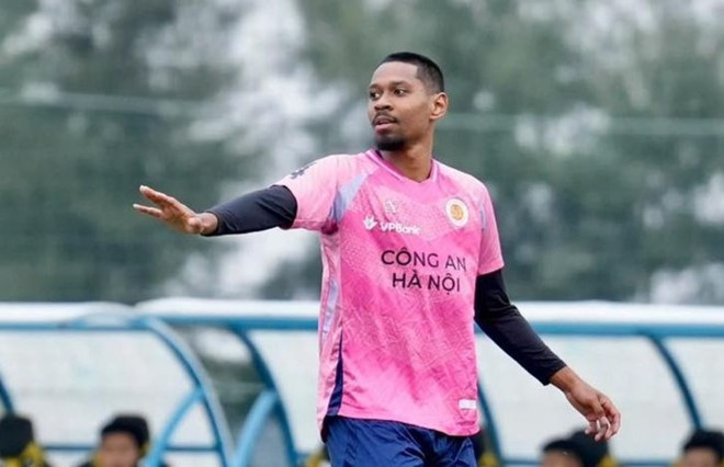 Hé lộ cầu thủ nhập quốc tịch Việt Nam sau Xuân Son; Mourinho có thể trở lại Premier League